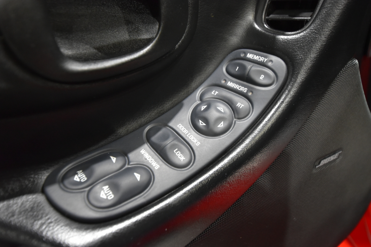 Chevrolet Corvette 2dr Cpe 2002