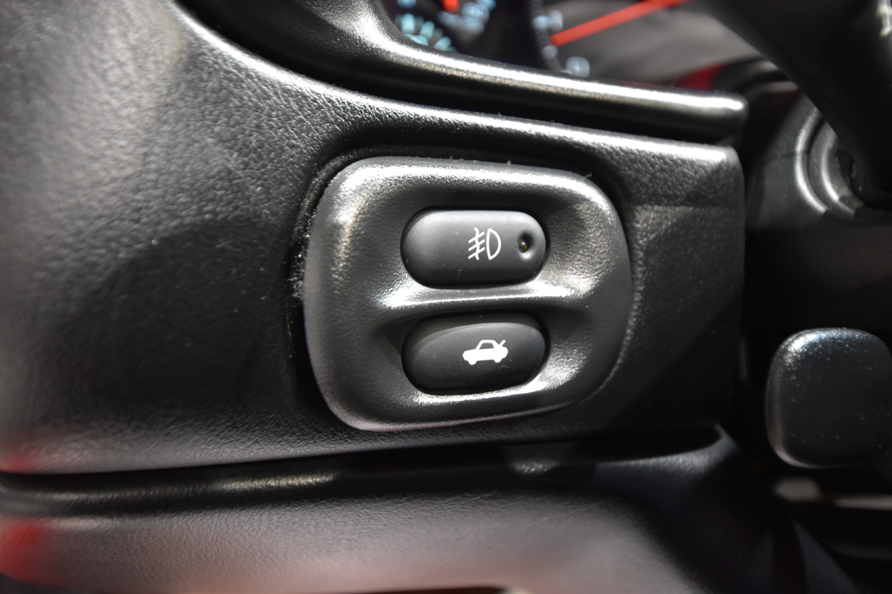 Chevrolet Corvette 2dr Cpe 2002