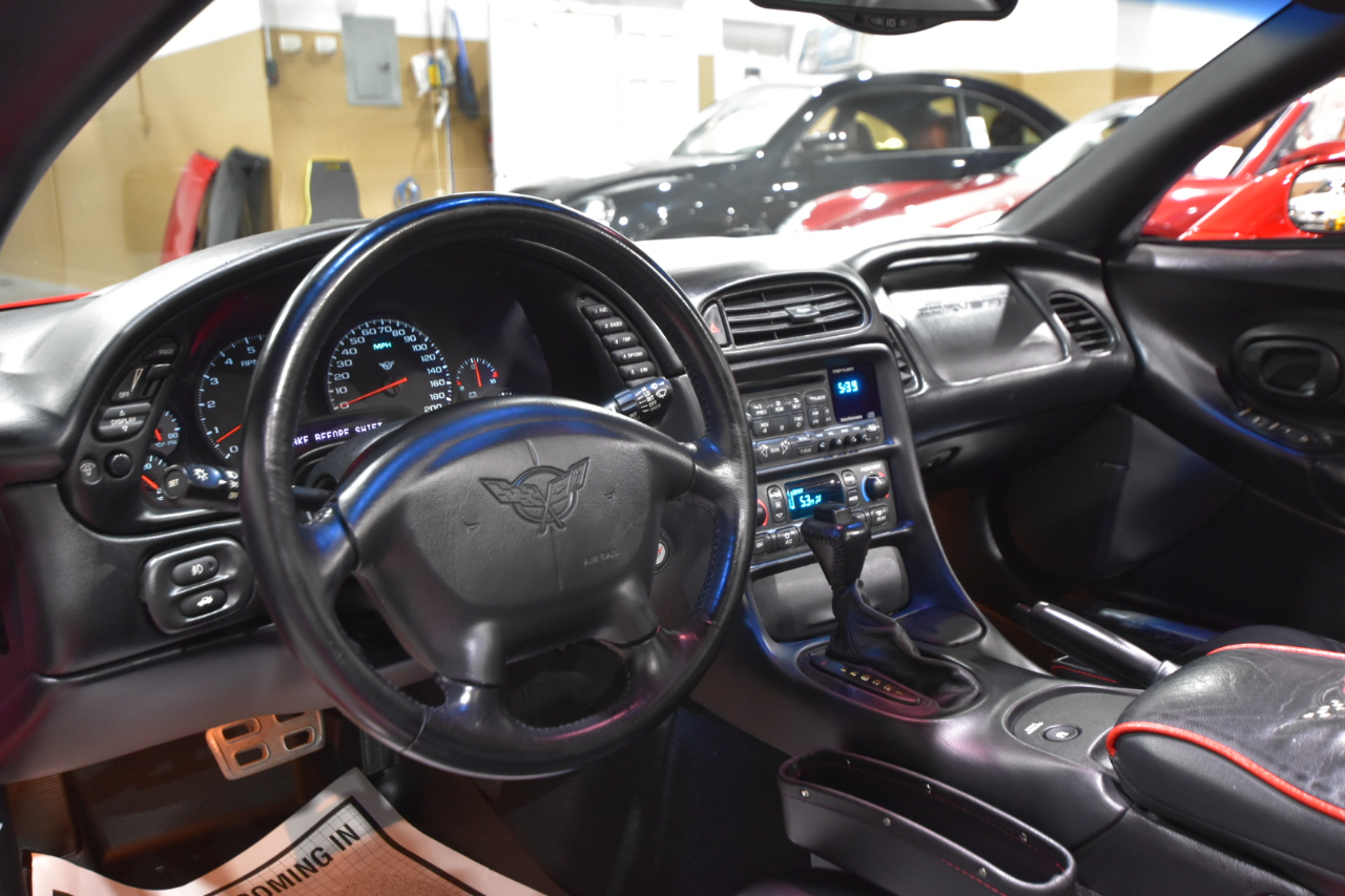 Chevrolet Corvette 2dr Cpe 2002