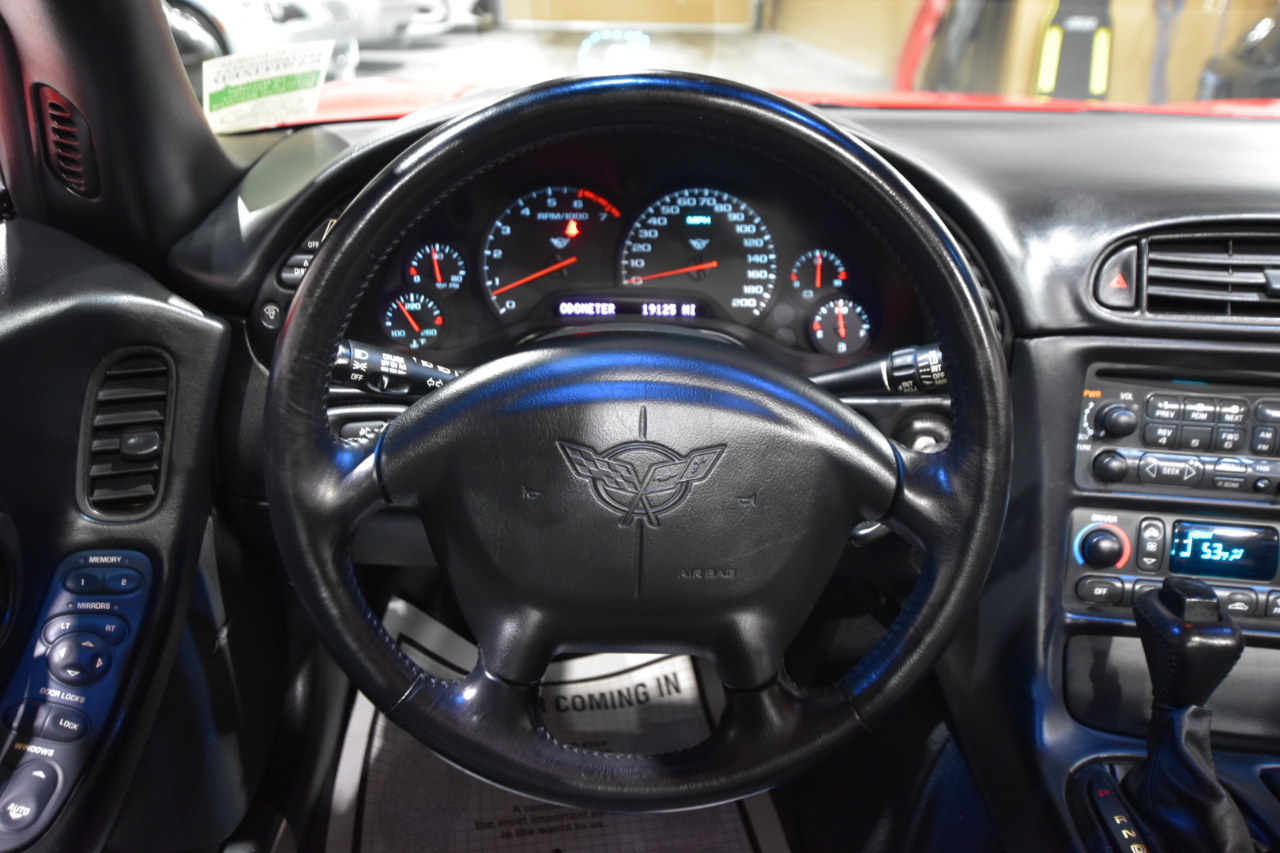 Chevrolet Corvette 2dr Cpe 2002