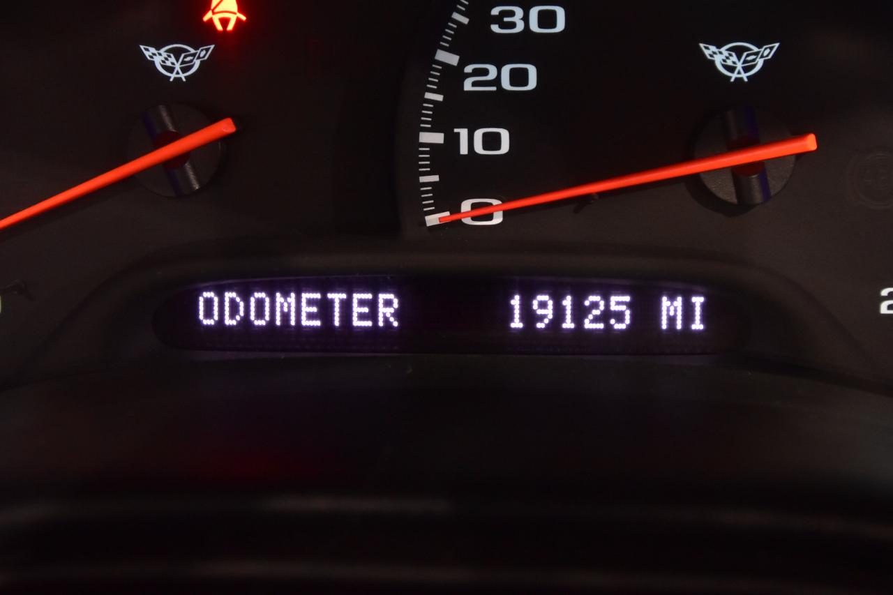 Chevrolet Corvette 2dr Cpe 2002