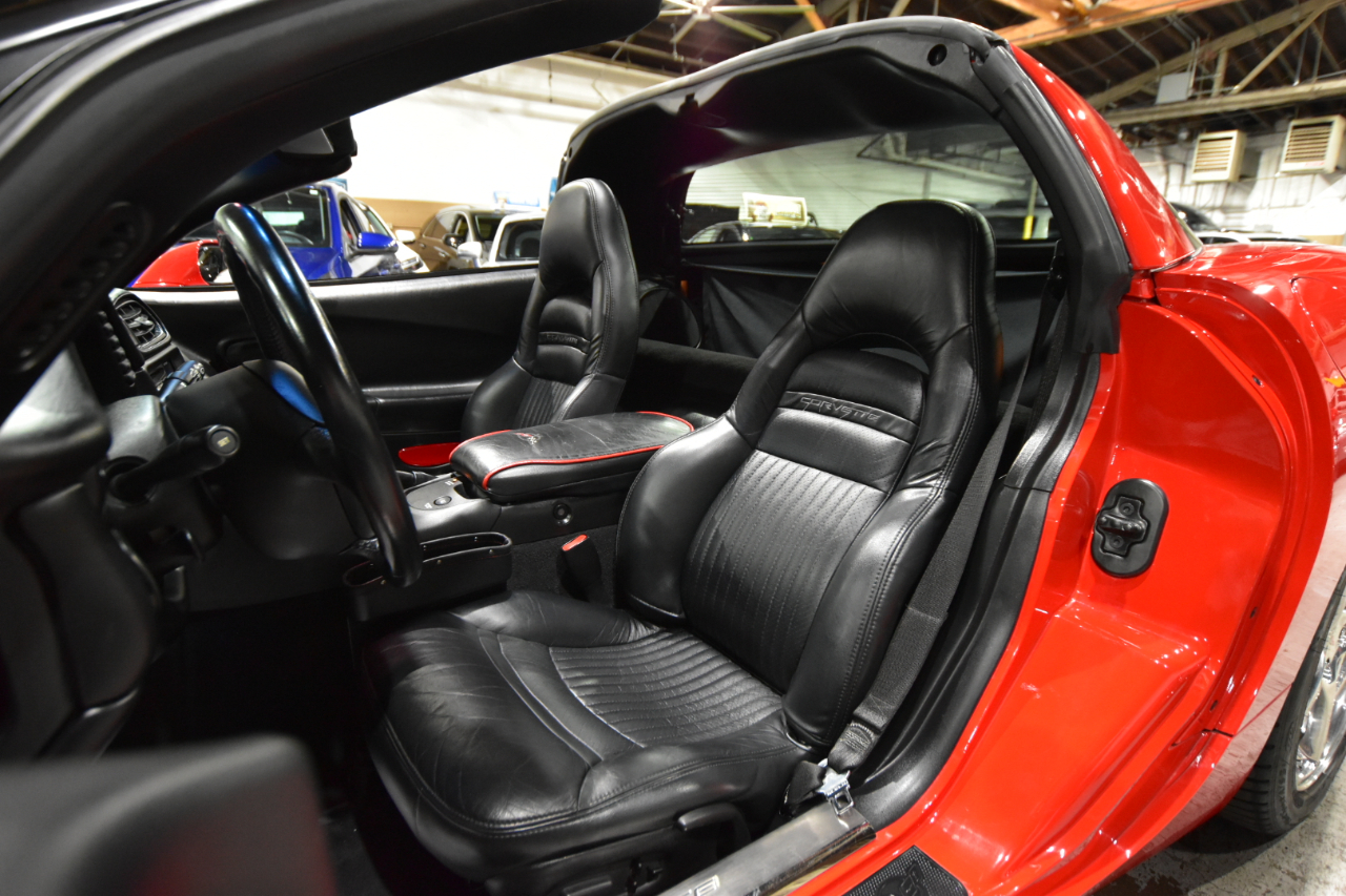 Chevrolet Corvette 2dr Cpe 2002