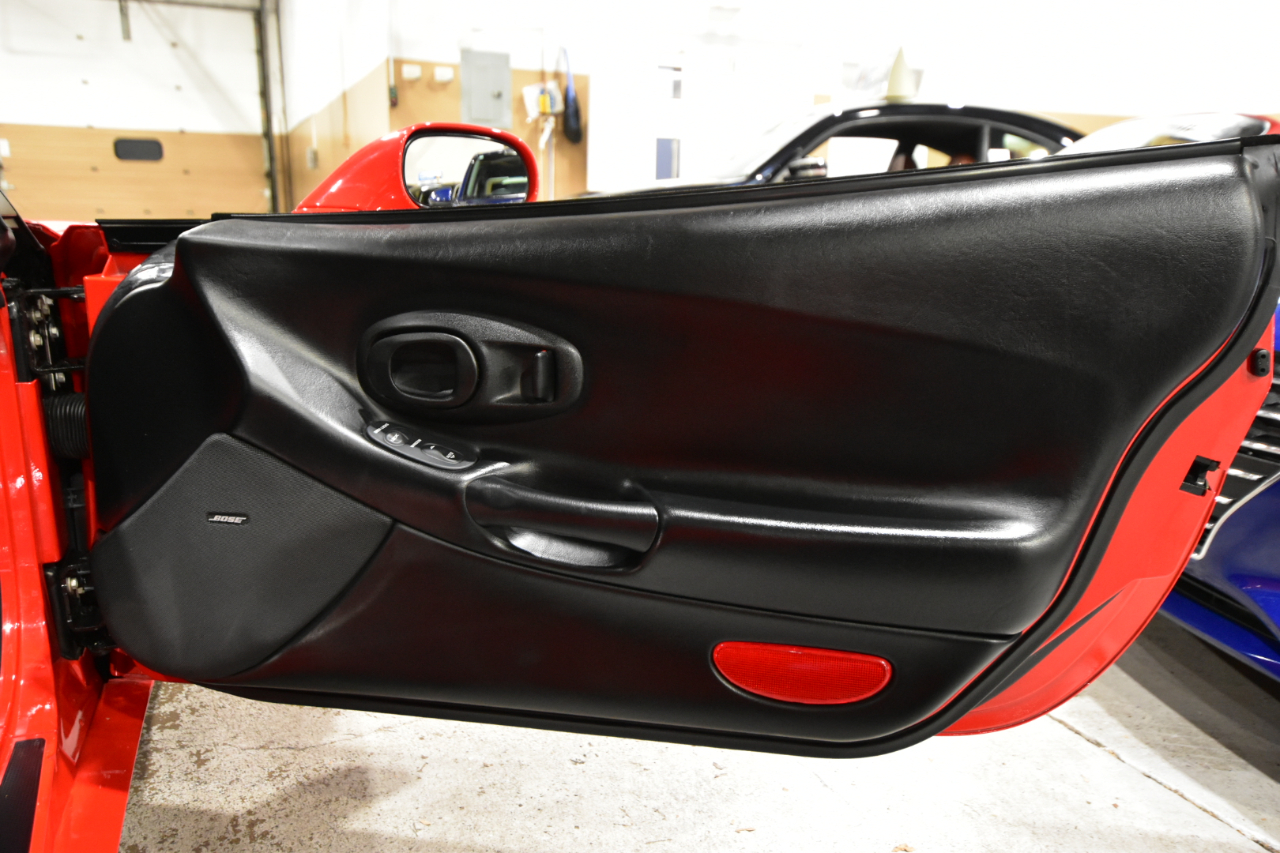 Chevrolet Corvette 2dr Cpe 2002