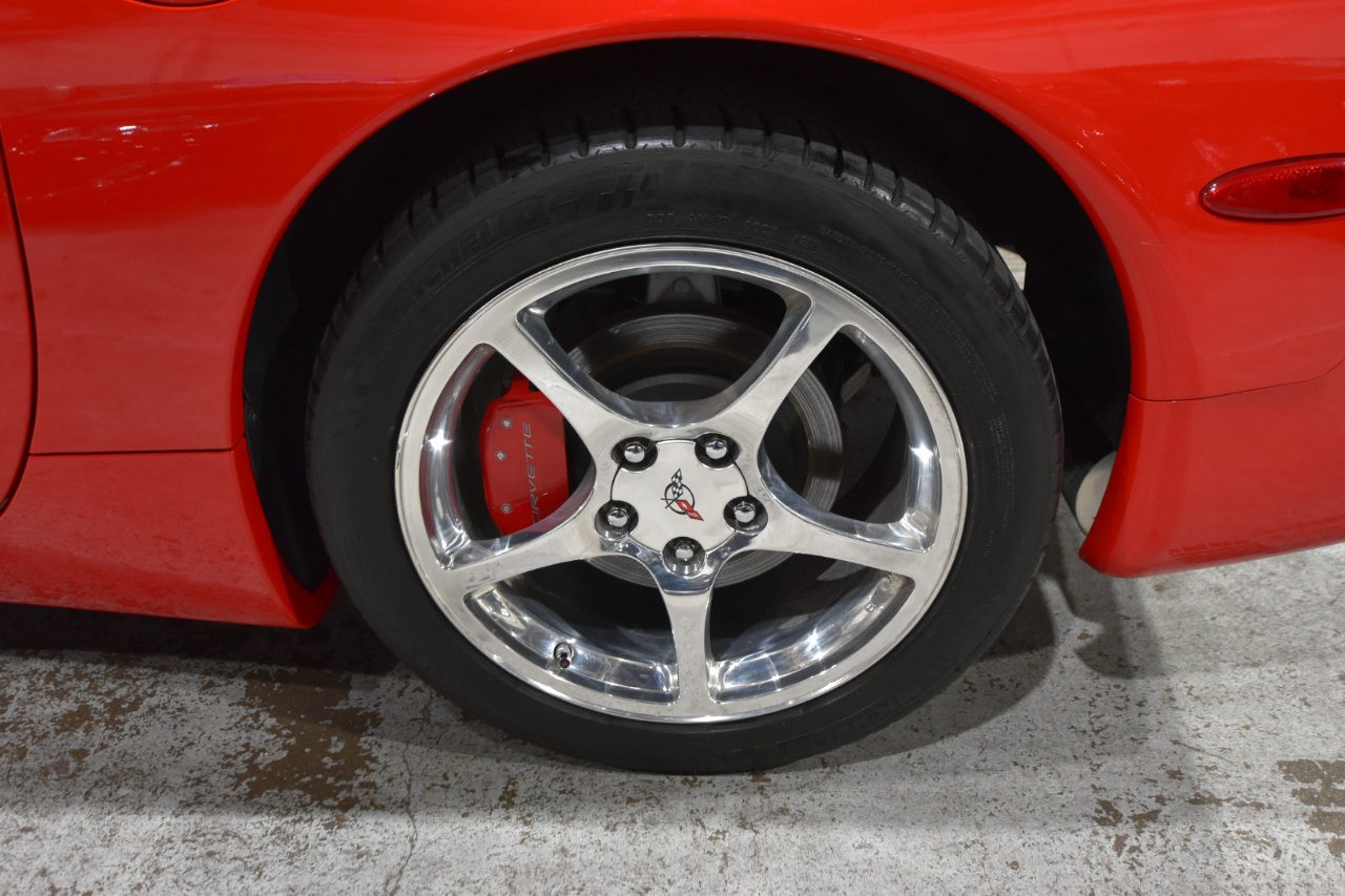 Chevrolet Corvette 2dr Cpe 2002