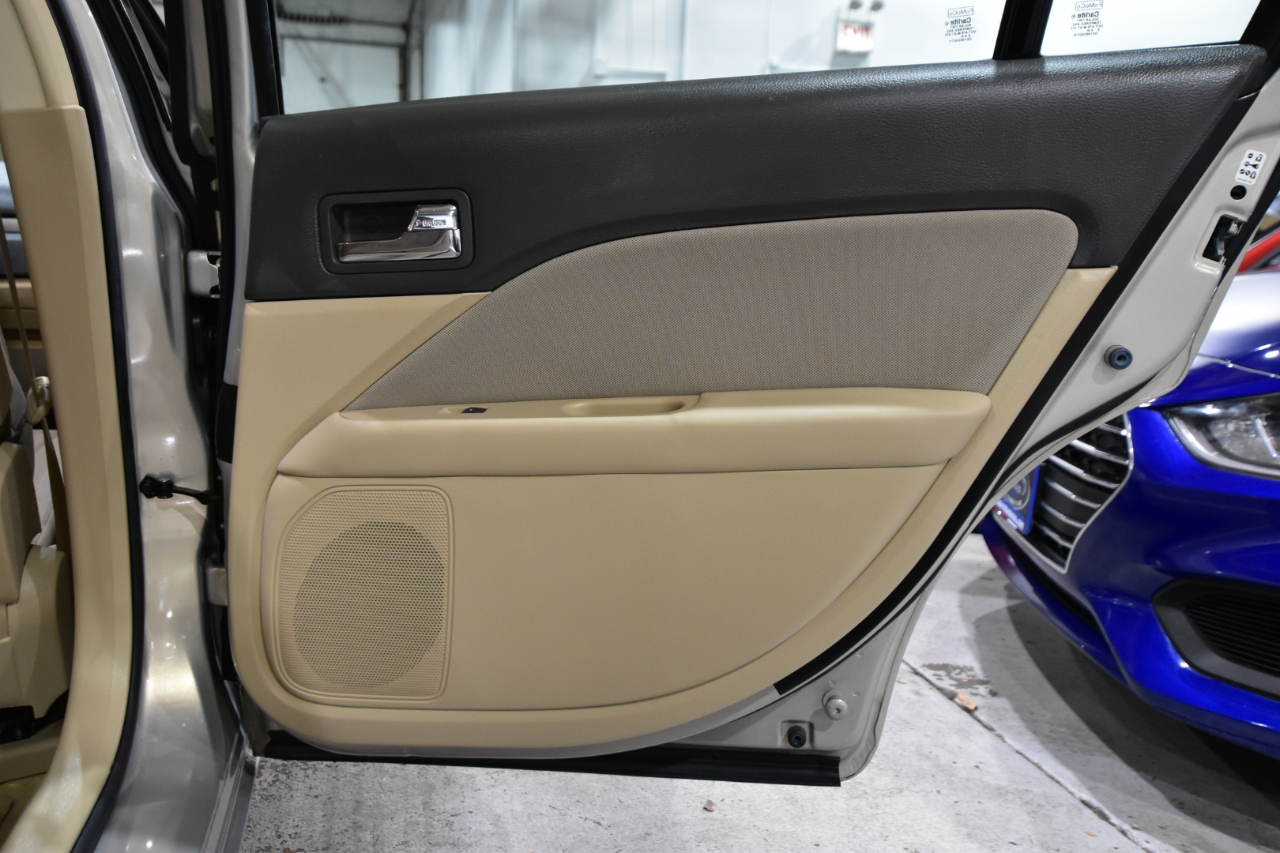 Ford Fusion 4dr Sdn SE FWD 2010