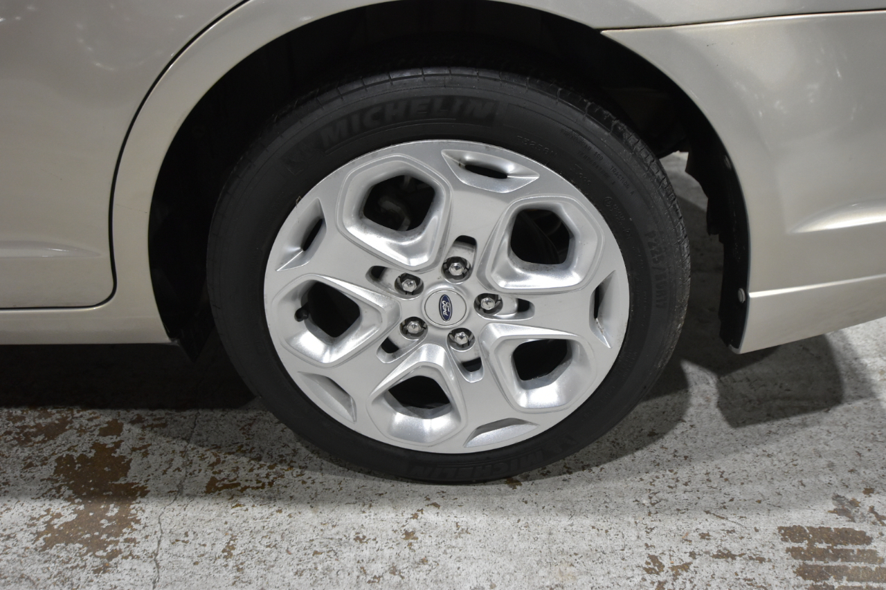 Ford Fusion 4dr Sdn SE FWD 2010