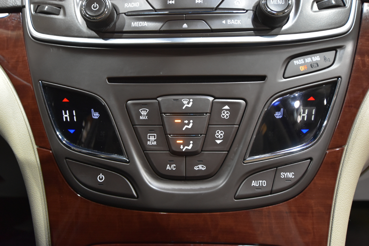 Buick Regal 4dr Sdn Turbo FWD 2016