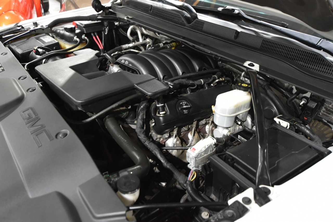 GMC Yukon 4WD 4dr Denali 2016