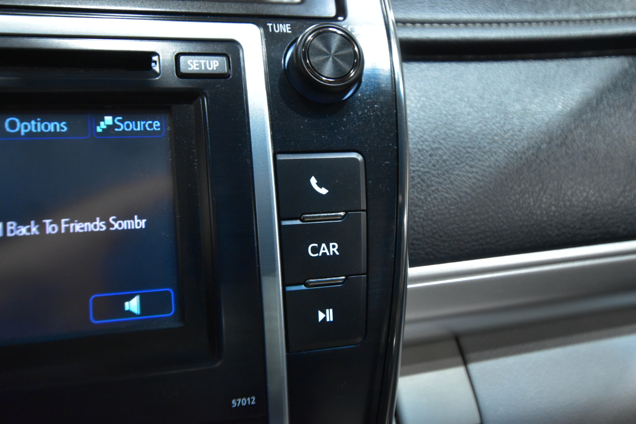 Toyota Camry 4dr Sdn I4 Auto LE (Natl) 2012