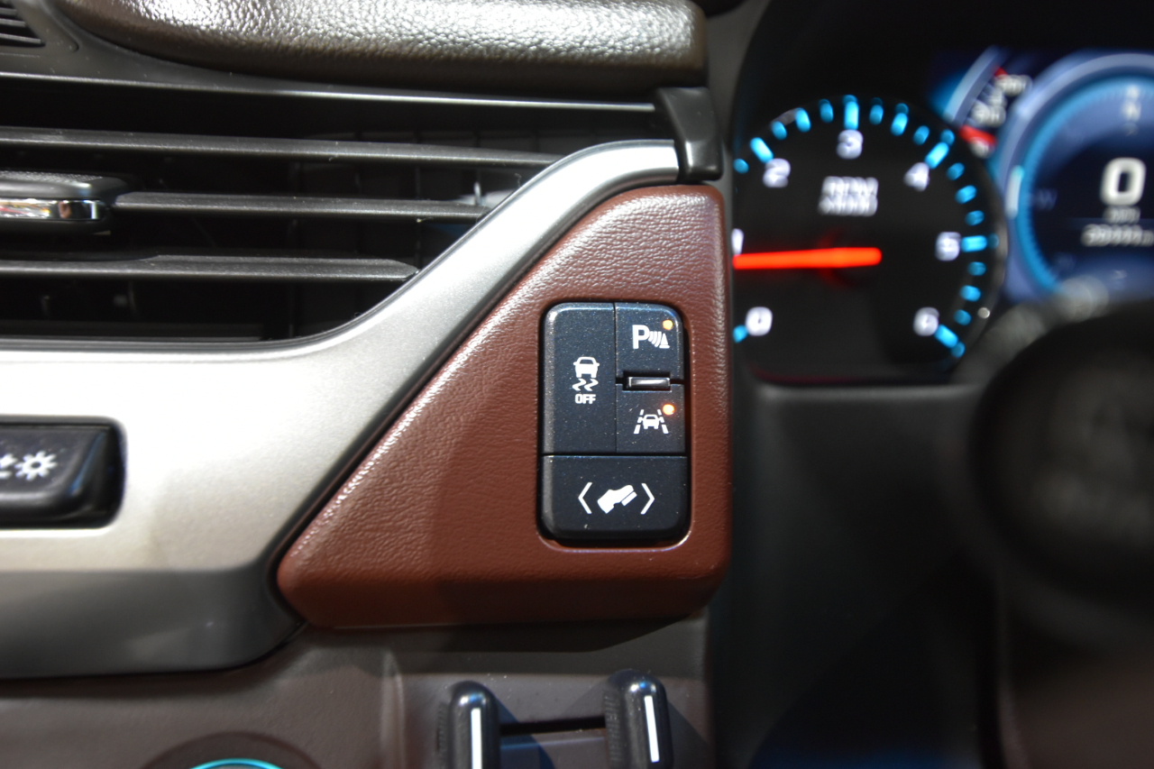 Chevrolet Tahoe 4WD 4dr Premier 2017