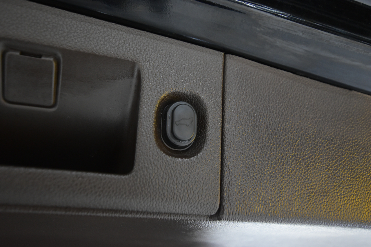 Chevrolet Tahoe 4WD 4dr Premier 2017