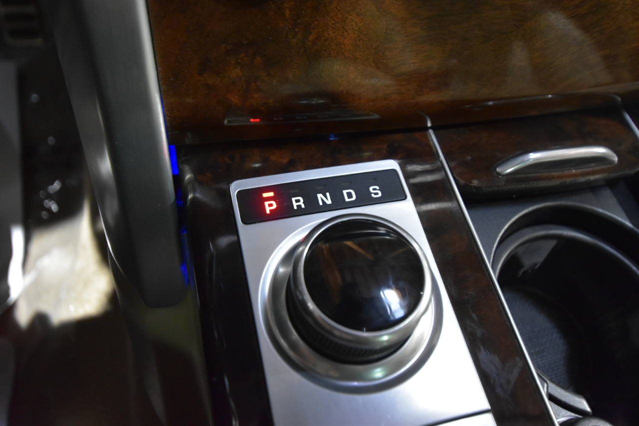 Land Rover Range Rover V8 Supercharged LWB 2017