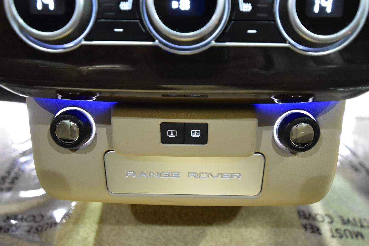 Land Rover Range Rover V8 Supercharged LWB 2017