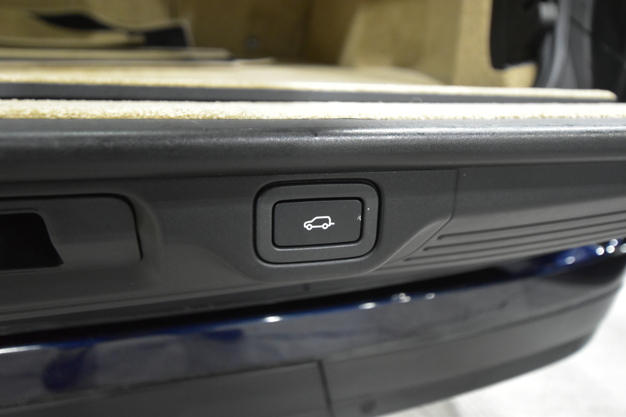 Land Rover Range Rover V8 Supercharged LWB 2017