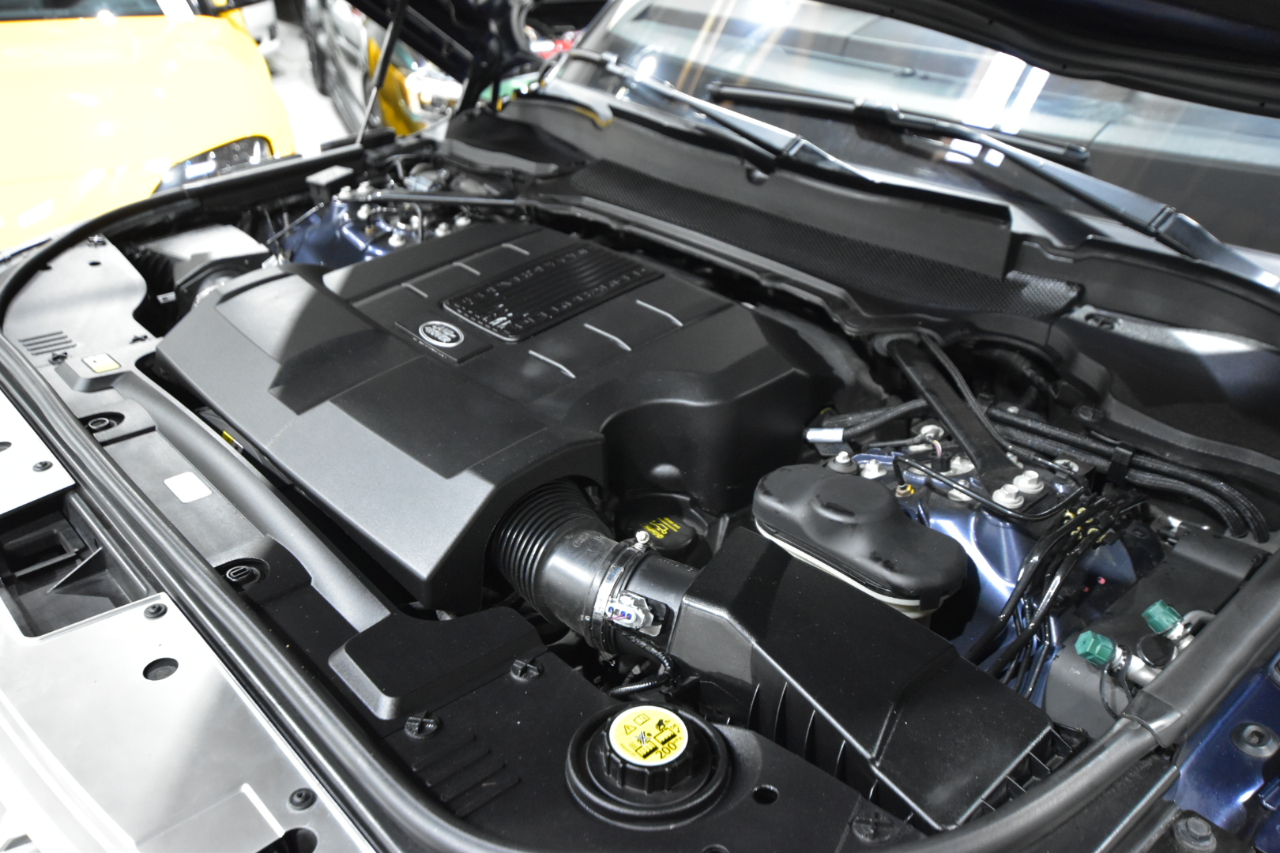 Land Rover Range Rover V8 Supercharged LWB 2017