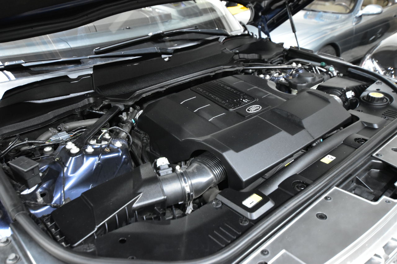 Land Rover Range Rover V8 Supercharged LWB 2017