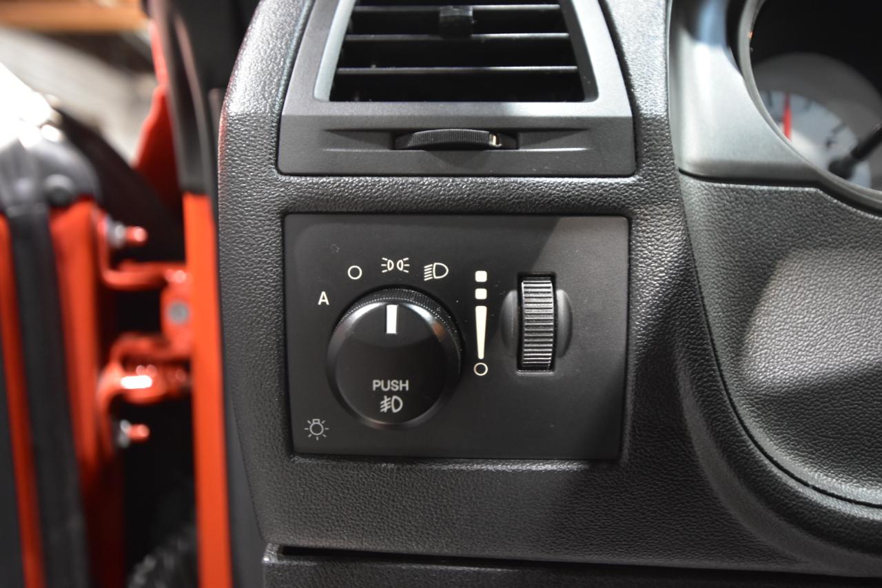 Dodge Challenger 2dr Cpe SRT8 2008