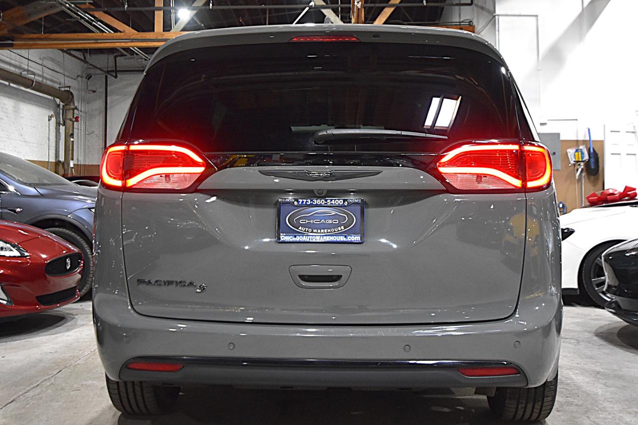 Chrysler Pacifica Touring L FWD 2020