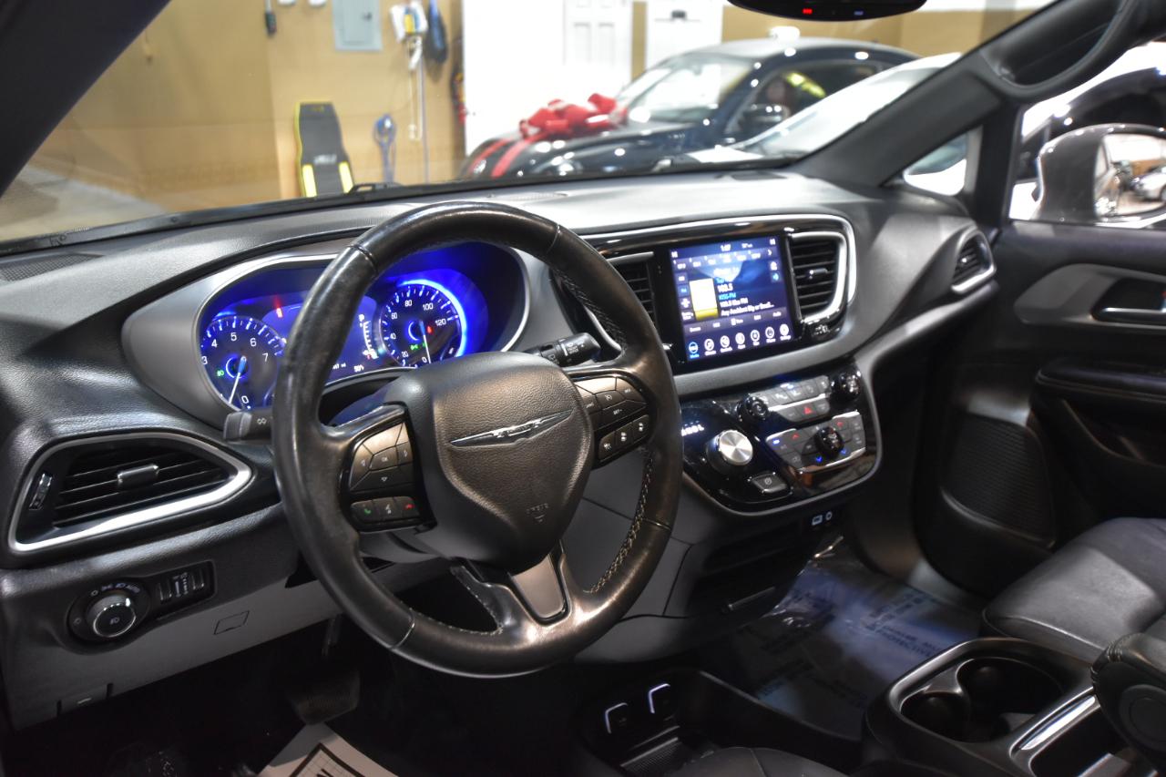 Chrysler Pacifica Touring L FWD 2020