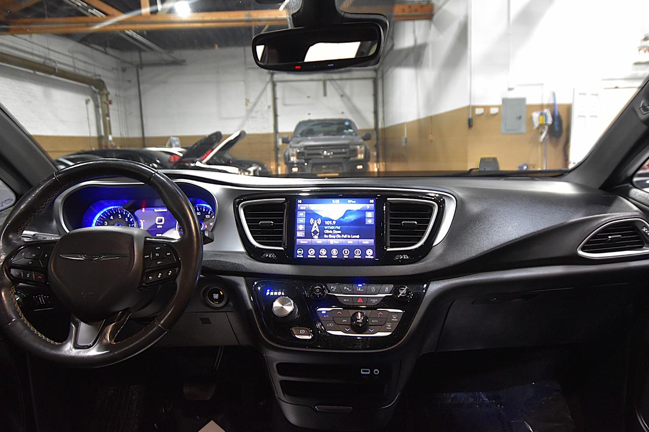 Chrysler Pacifica Touring L FWD 2020