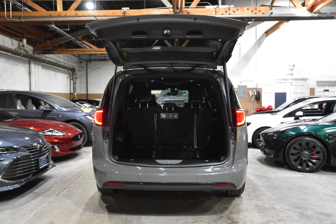 Chrysler Pacifica Touring L FWD 2020