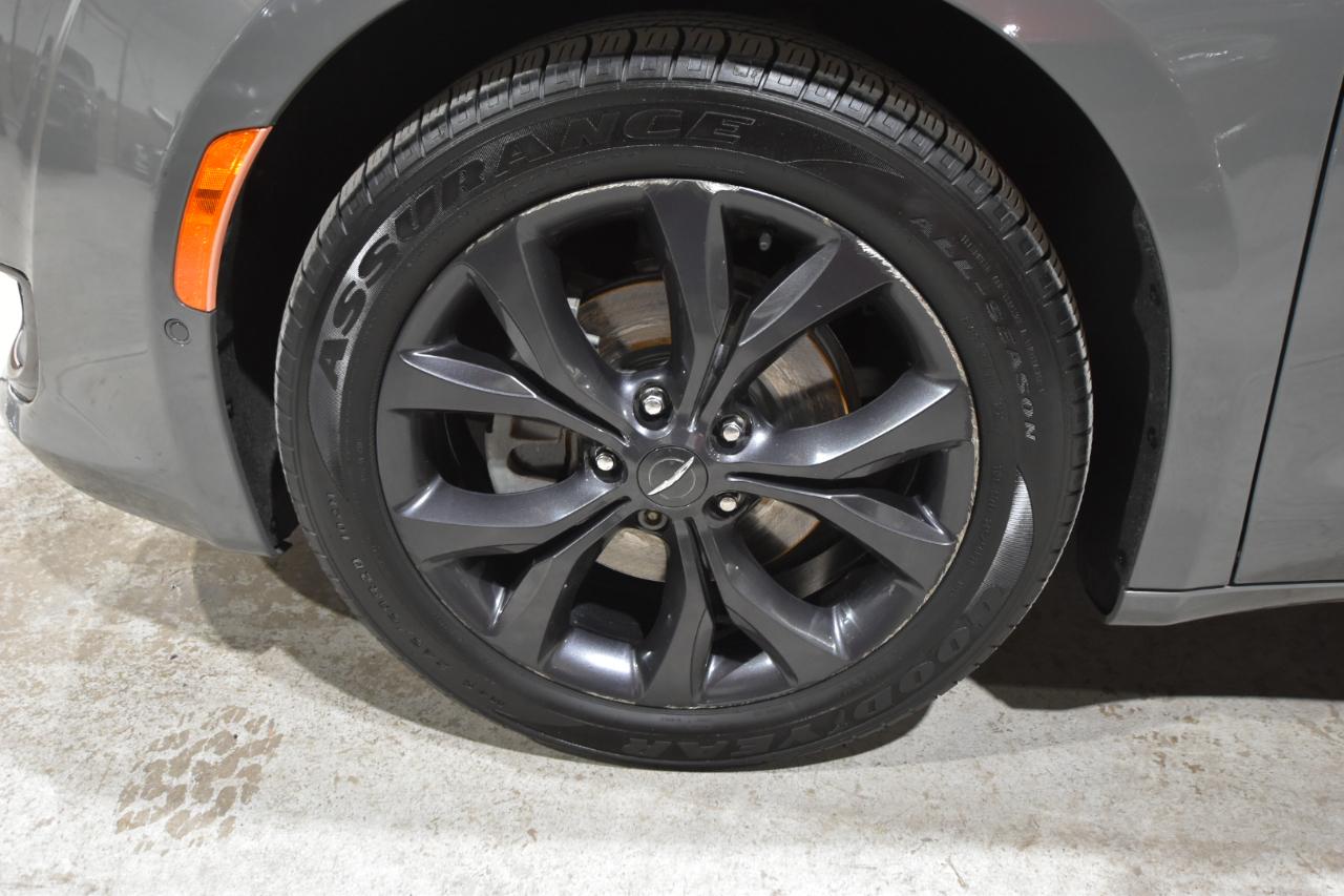 Chrysler Pacifica Touring L FWD 2020