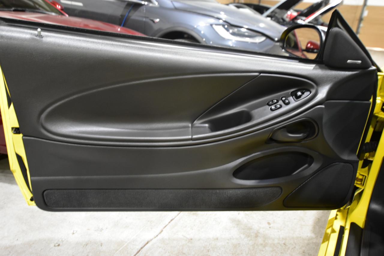 Ford Mustang 2dr Cpe Premium Mach 1 2003