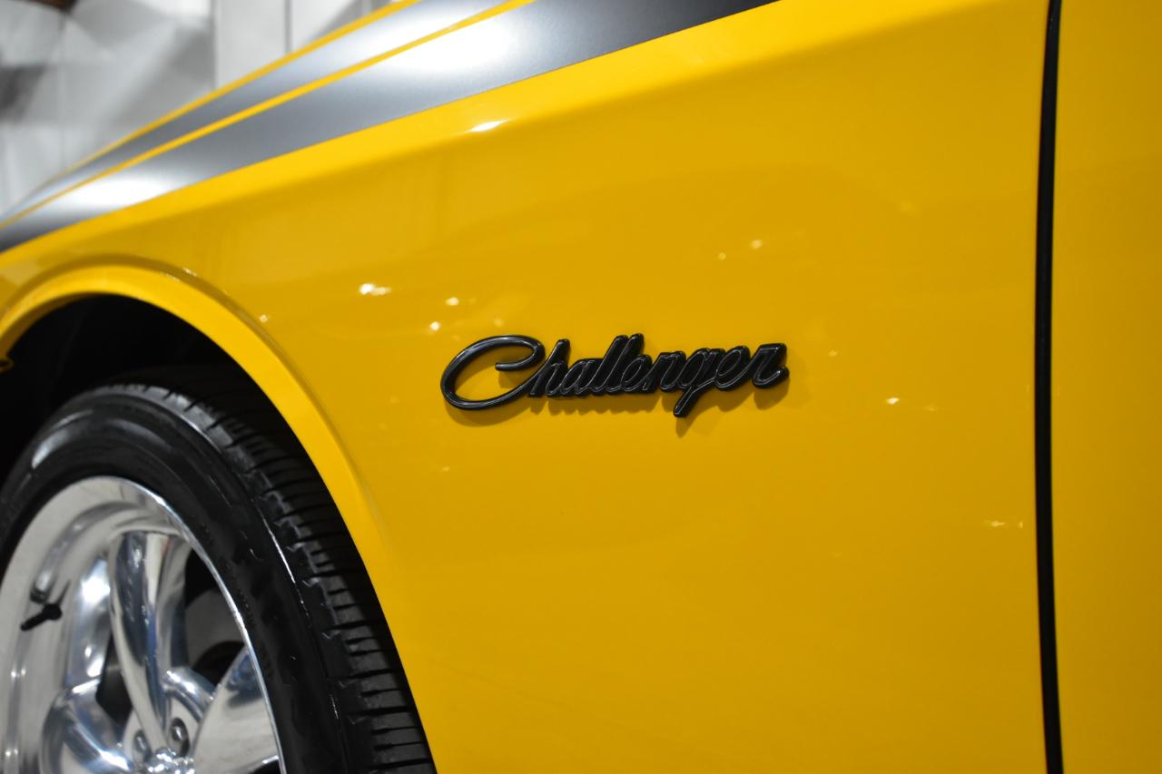 Dodge Challenger 2dr Cpe R/T Classic 2012