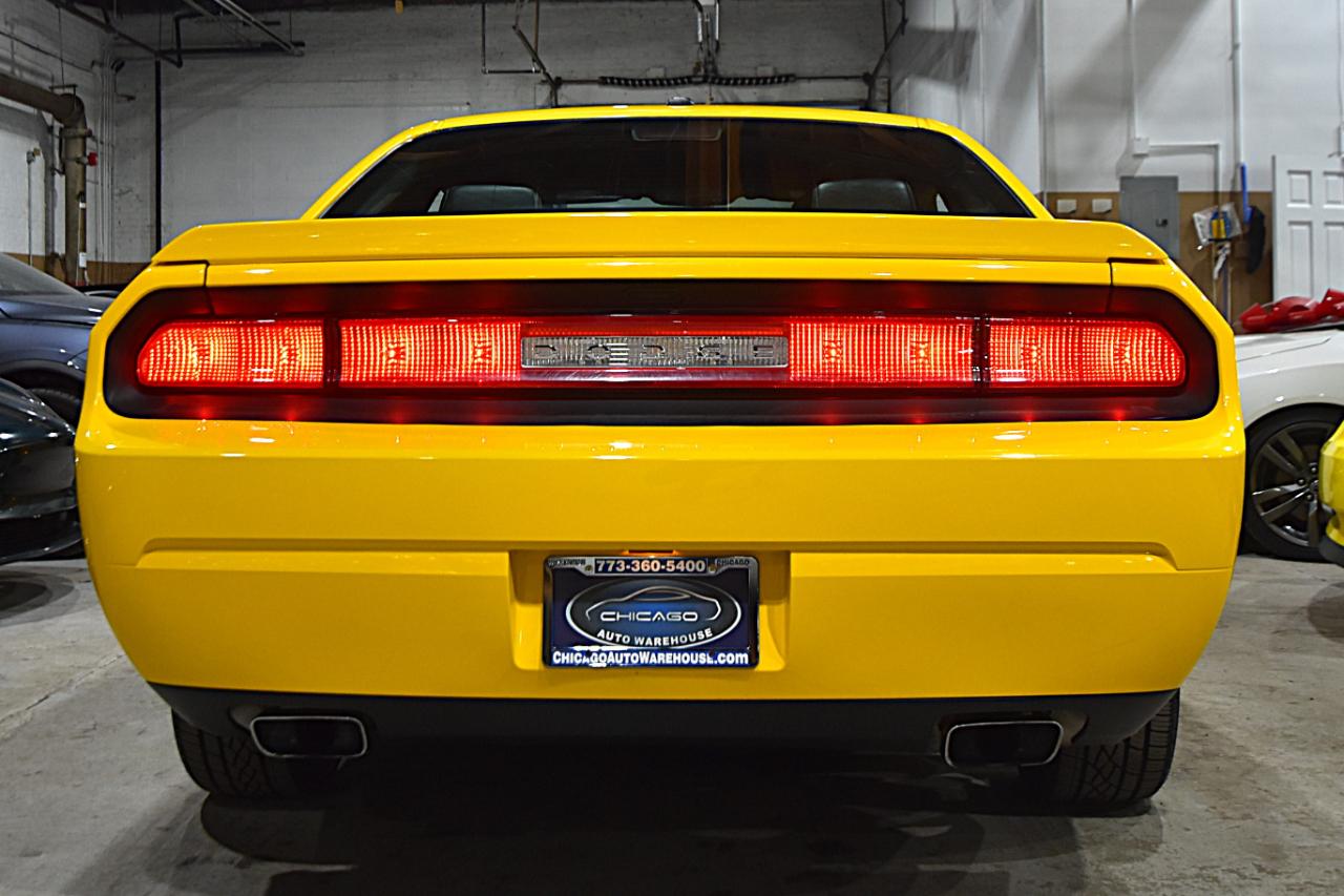 Dodge Challenger 2dr Cpe R/T Classic 2012