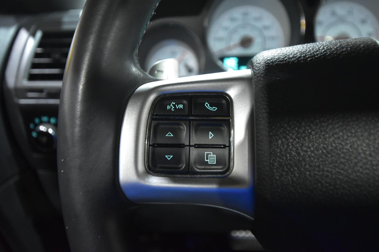 Dodge Challenger 2dr Cpe R/T Classic 2012