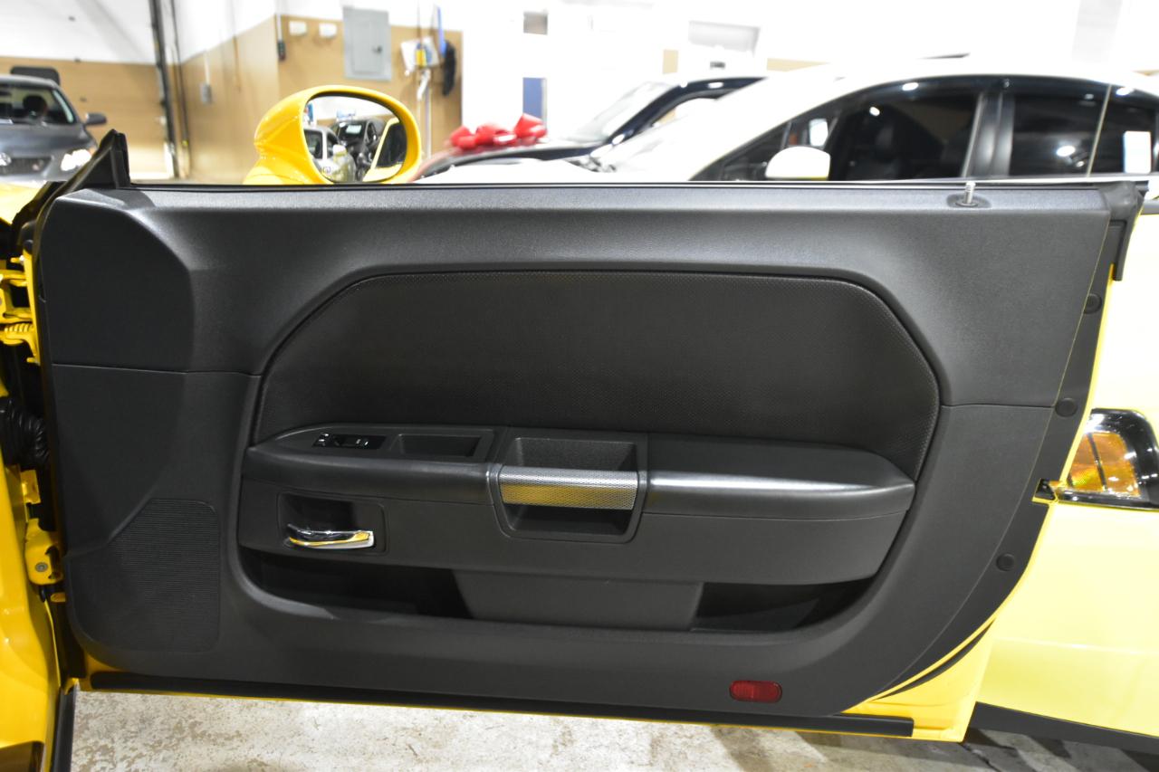 Dodge Challenger 2dr Cpe R/T Classic 2012