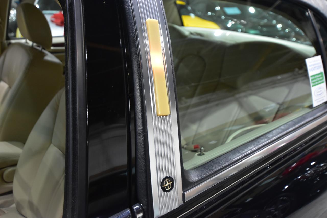 Lincoln Town Car 4dr Sdn Signature Limited 2008