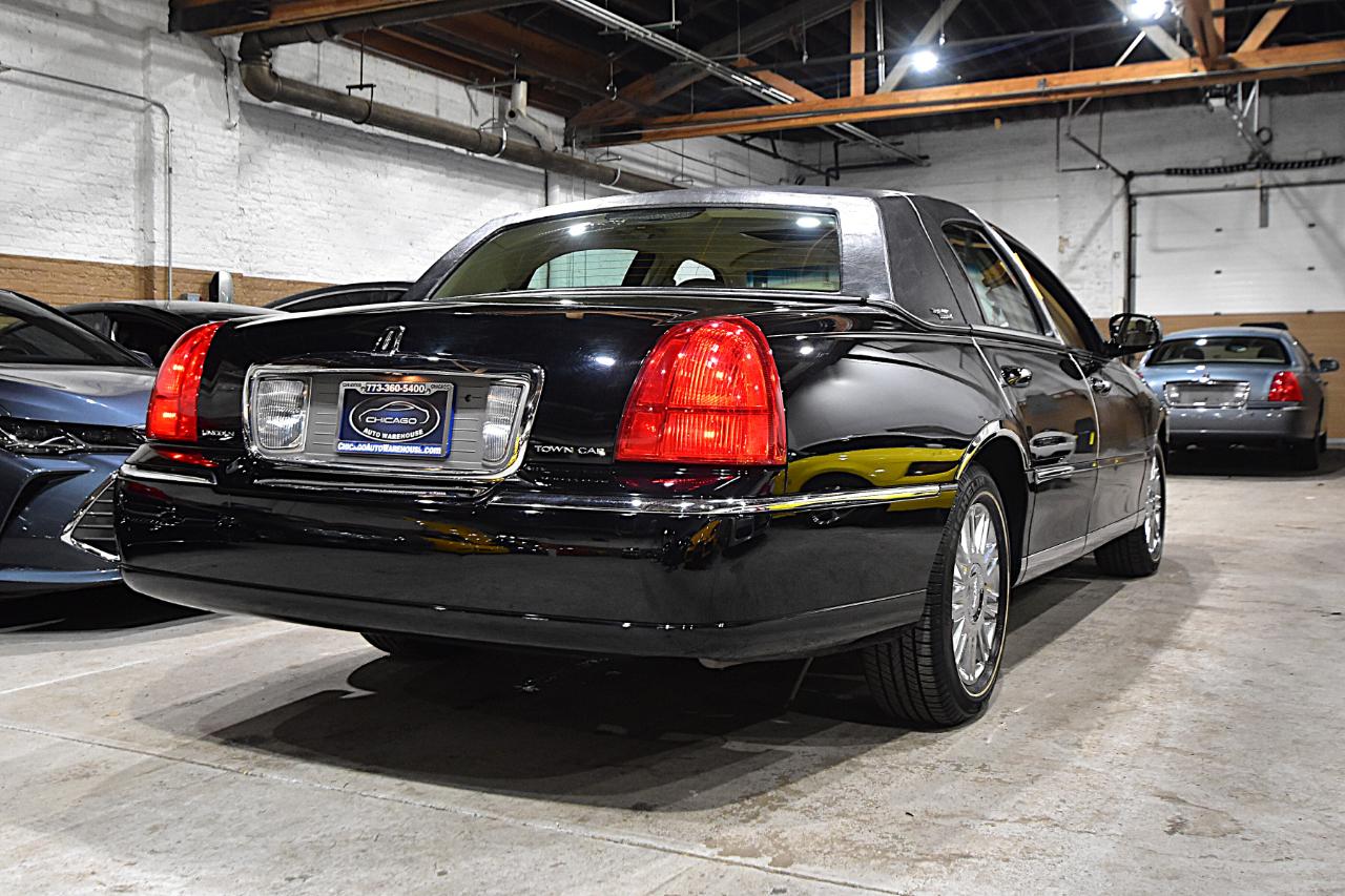 Lincoln Town Car 4dr Sdn Signature Limited 2008