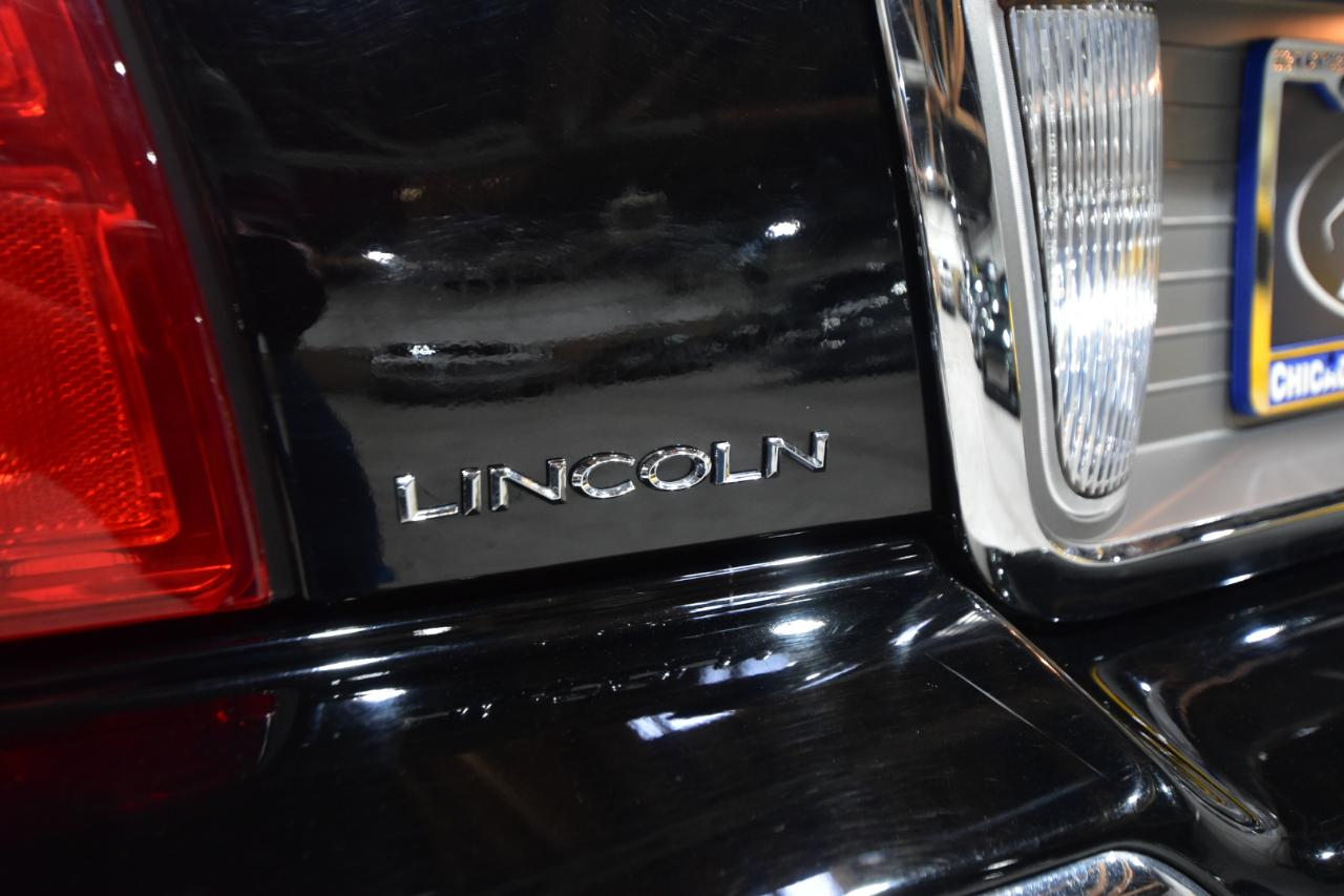 Lincoln Town Car 4dr Sdn Signature Limited 2008