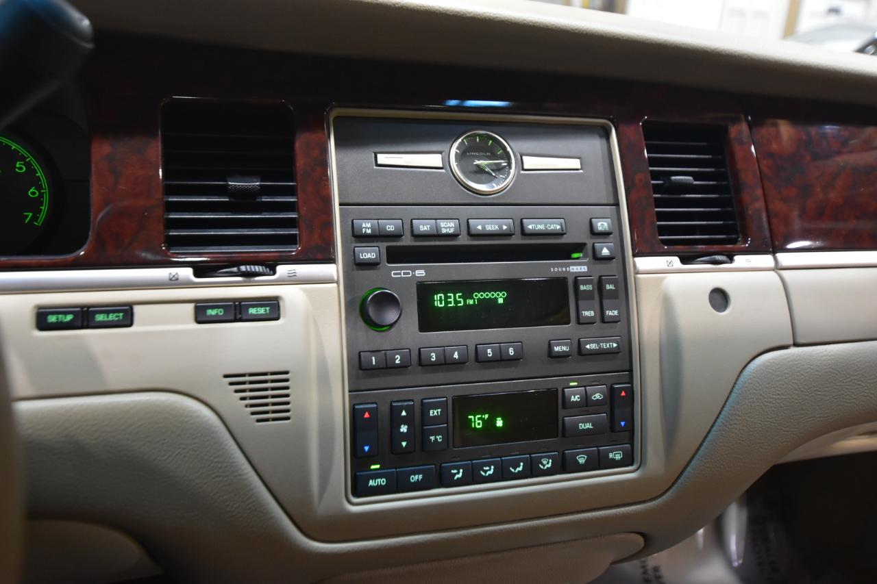 Lincoln Town Car 4dr Sdn Signature Limited 2008