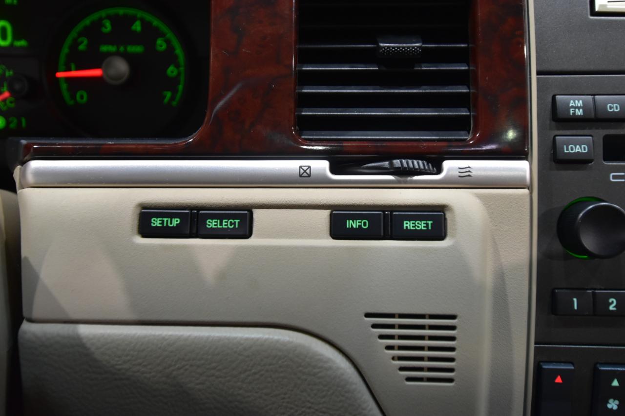 Lincoln Town Car 4dr Sdn Signature Limited 2008