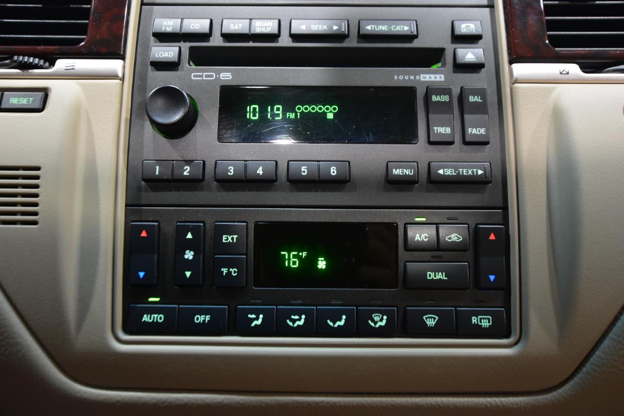 Lincoln Town Car 4dr Sdn Signature Limited 2008