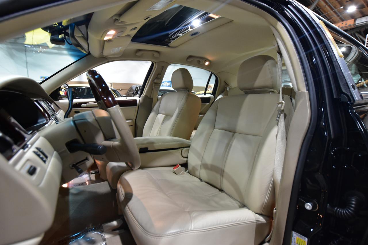 Lincoln Town Car 4dr Sdn Signature Limited 2008