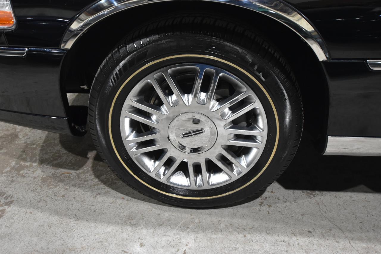 Lincoln Town Car 4dr Sdn Signature Limited 2008