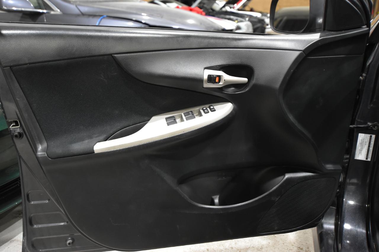 Toyota Corolla 4dr Sdn Auto S (Natl) 2010