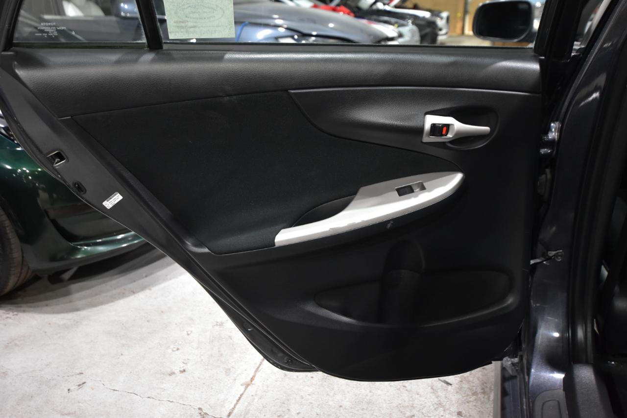 Toyota Corolla 4dr Sdn Auto S (Natl) 2010