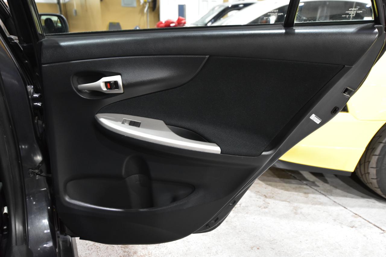 Toyota Corolla 4dr Sdn Auto S (Natl) 2010