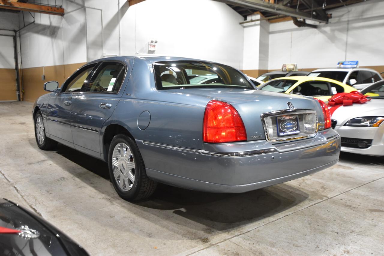Lincoln Town Car 4dr Sdn Ultimate 2004