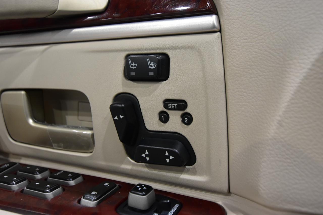 Lincoln Town Car 4dr Sdn Ultimate 2004