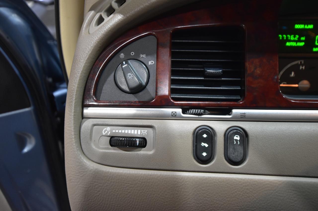 Lincoln Town Car 4dr Sdn Ultimate 2004