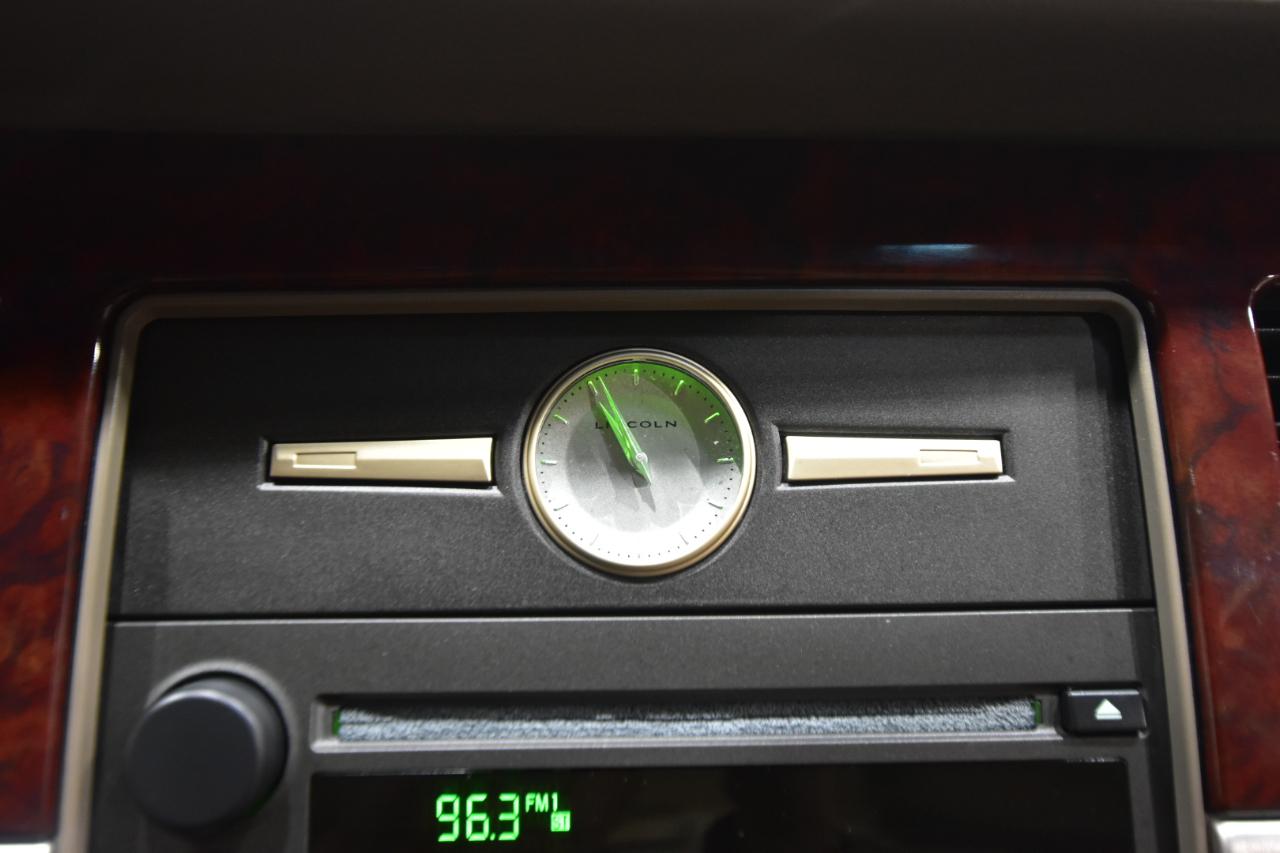 Lincoln Town Car 4dr Sdn Ultimate 2004