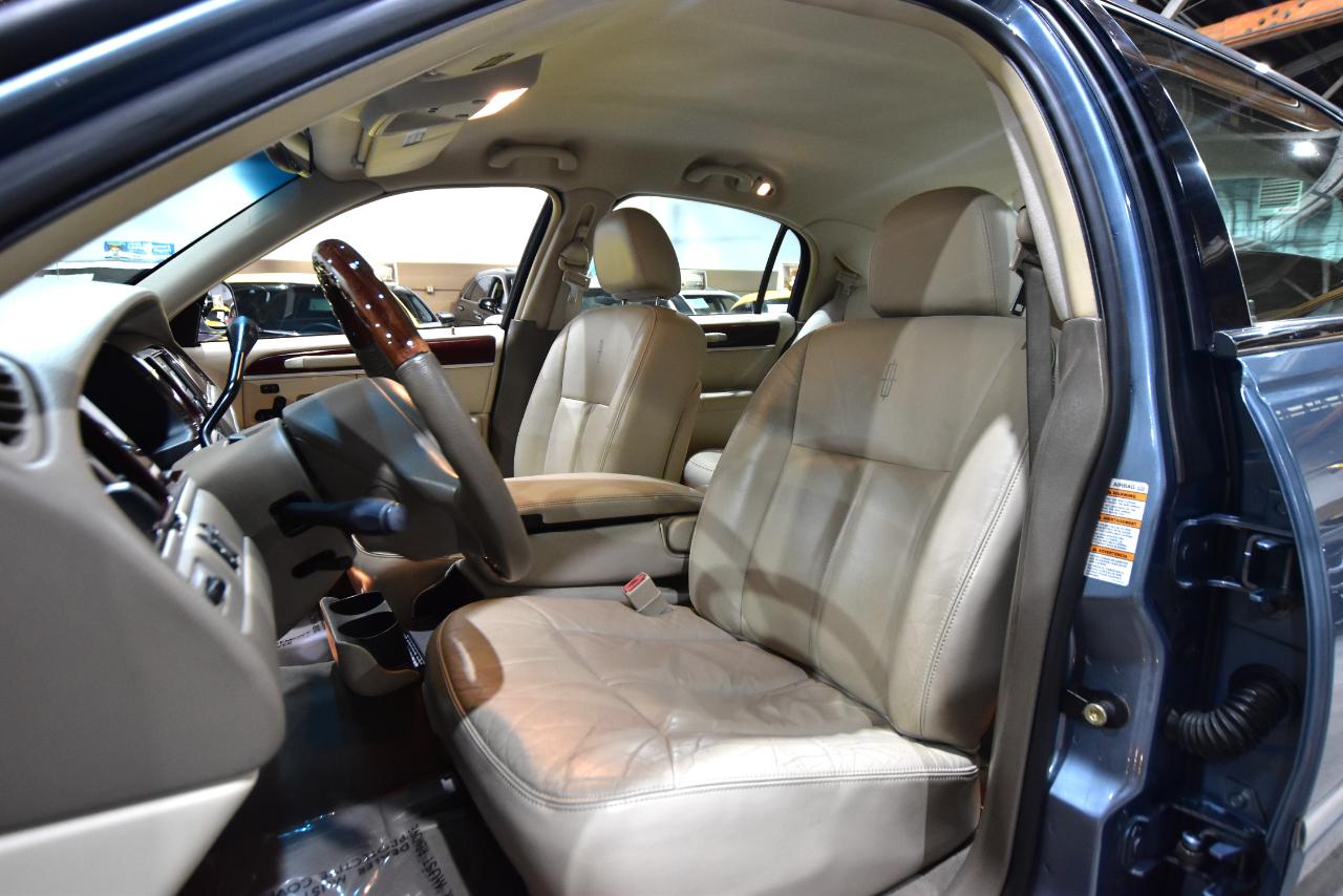 Lincoln Town Car 4dr Sdn Ultimate 2004