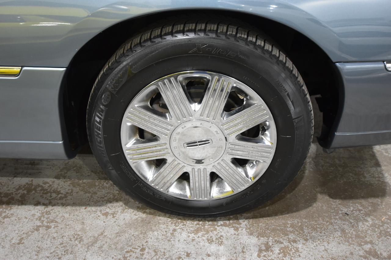 Lincoln Town Car 4dr Sdn Ultimate 2004