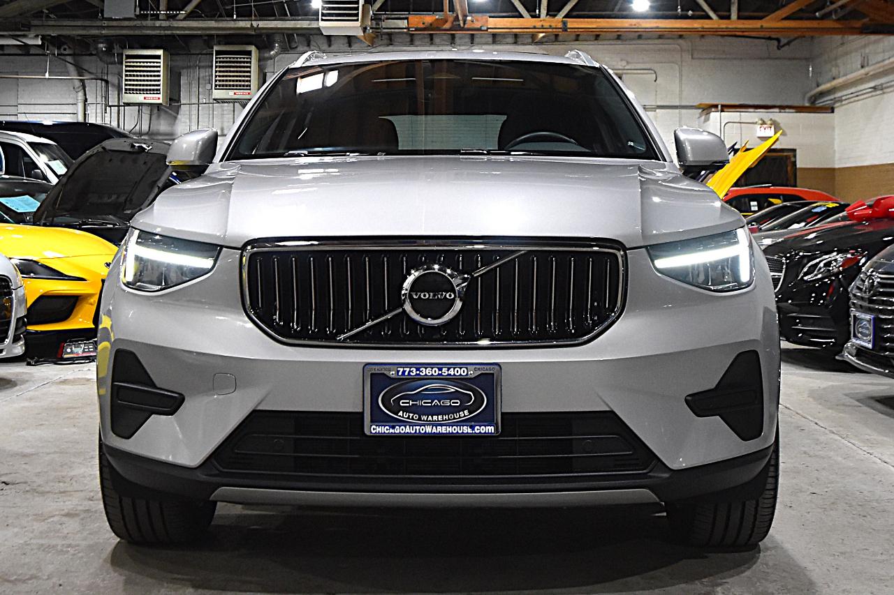 Volvo XC40 B5 AWD Core Bright Theme 2025