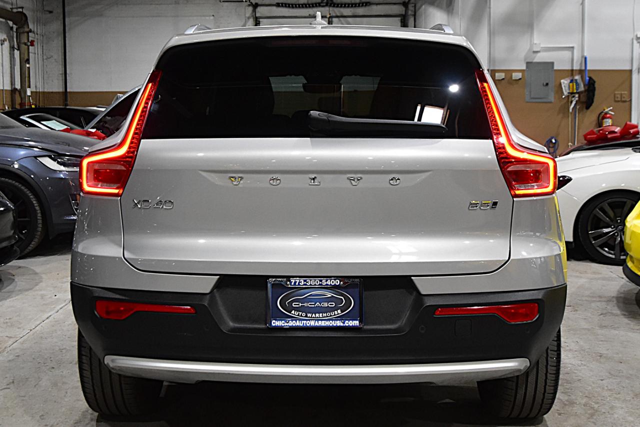 Volvo XC40 B5 AWD Core Bright Theme 2025